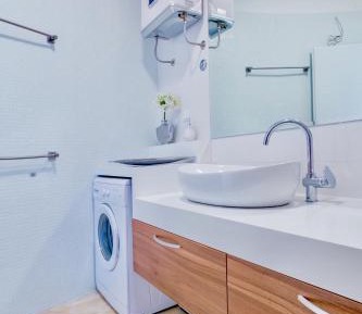 Two-Bedroom Apartment with Balcony - Gundulićeva Street 17
