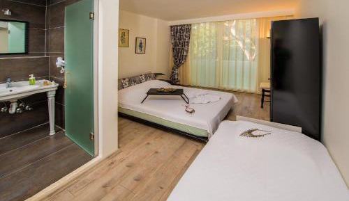 Double Room with Balcony (3 Adults)