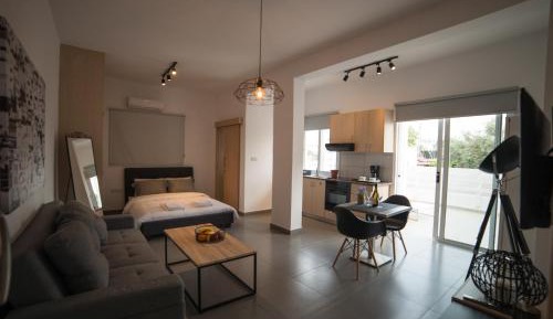 King Studio with Sofa Bed