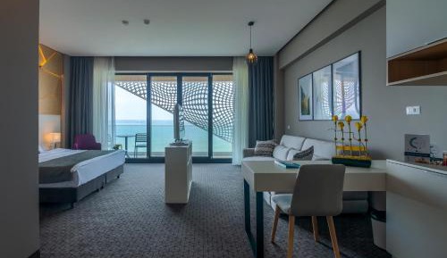 Executive Double Room with Lake View