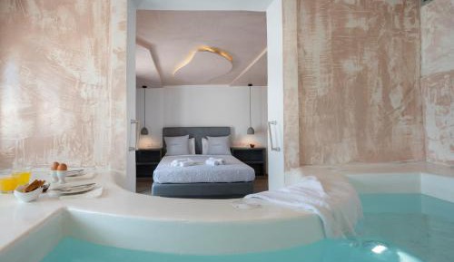 Deluxe Room with Hot Tub and Caldera View