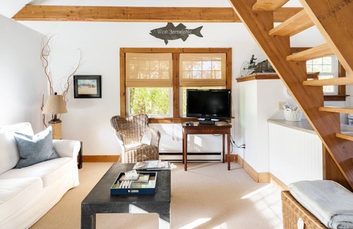 West Barnstable Cabin | Enchanting Loft Cottage with a Private Deck