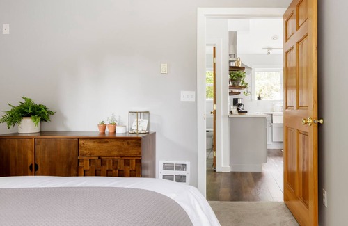 Edmonds House | Stillhouse Guest Home in Edmonds