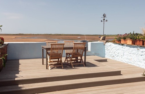 Ravenglass House | Reimagined 1715 Beachfront Cottage with Terrace