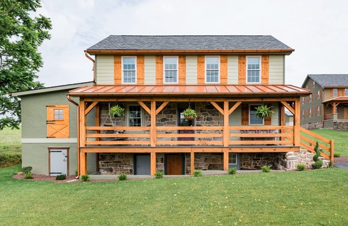 Elizabethtown House | Breathe the Country Air at The Springhouse at Sunnyburn Farm