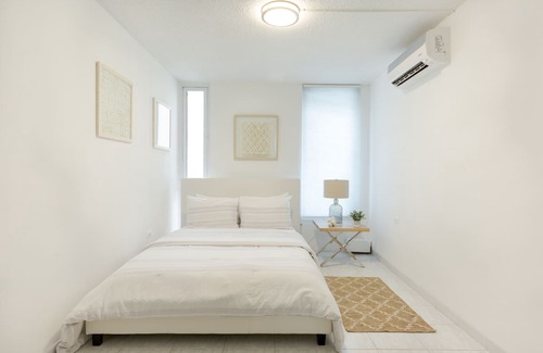 Condado Apartment | Chic Condado Apartment with Private Parking