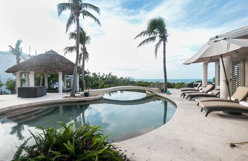 Providenciales Villa | Avalon