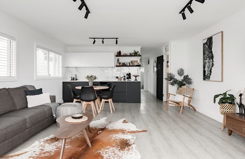 Alexandra Headland Apartment | Tribal -- Oceanfront Unit