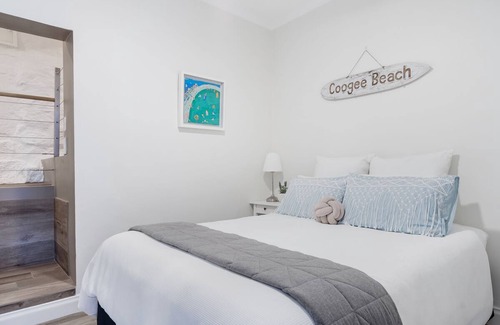 Randwick House | Walk to Coogee Beach from Penny's Place Apartment