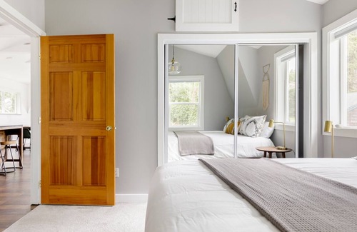 Edmonds House | Stillhouse Guest Home in Edmonds