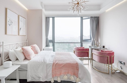 Gongshu Apartment | 青小蜜 投宿于莫兰迪粉色系公寓来俯瞰拱宸桥夜景 随机排房