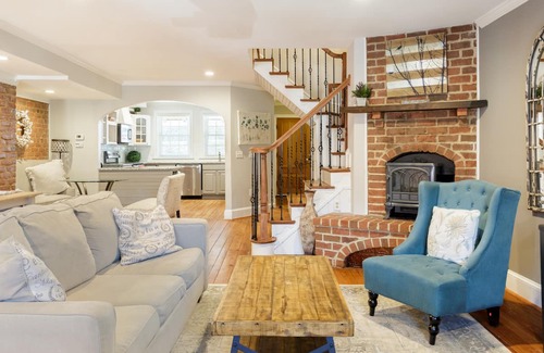 Occoquan Apartment | The Farmhouse in Historic Occoquan Close to D.C.