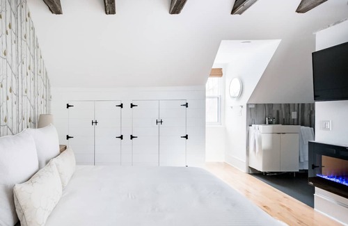 New Edinburgh Apartment | Heritage Luxury at Peloton House and Art Gallery