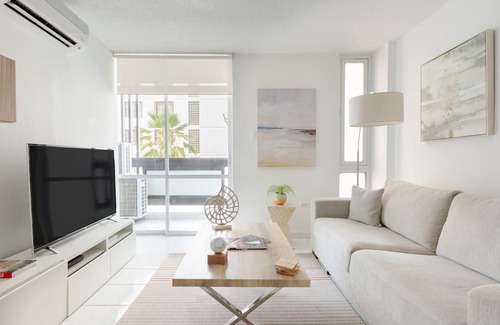 Condado Apartment | Chic Condado Apartment with Private Parking
