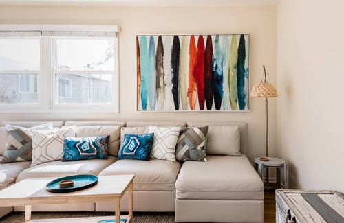 South Pasadena House | Treehouse Cottage in Quiet South Pasadena Village
