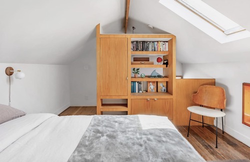 Upper Telegraph Cabin | Magical Modern Cottage with Garden
