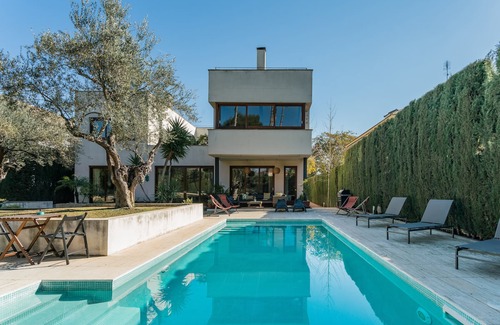 Gelves Villa | Rejuvenate in the Pool at Casa Boticario near Seville