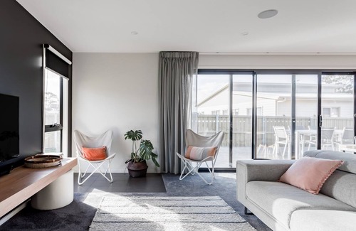 Orford House | The Black Shack at West Shelley Beach in Orford