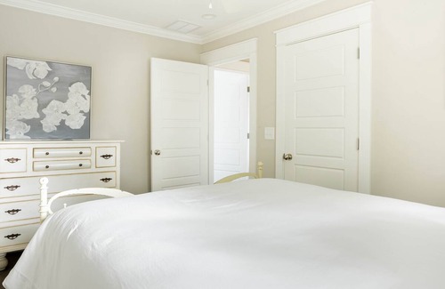 Mount Pleasant House | Cloud Nine - 4 Bed/3.5 Bath - 5 mins from Shem Creek and the I’on Club