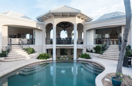 Providenciales Villa | Avalon