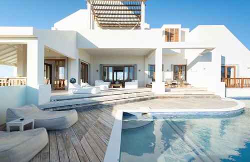Sandy Hill Villa | Colibri