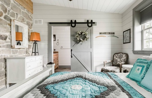 Elizabethtown House | Breathe the Country Air at The Springhouse at Sunnyburn Farm
