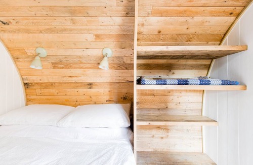 Shoreham-by-Sea Boat Rental | The Raft. A Light and Beautiful Floating Home.