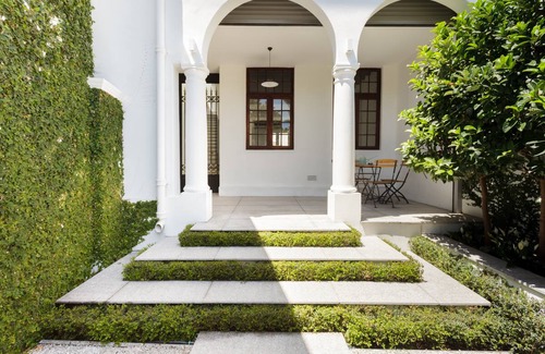 Cape Town City Centre House | Renovated 1930s Townhouse with Rooftop Deck