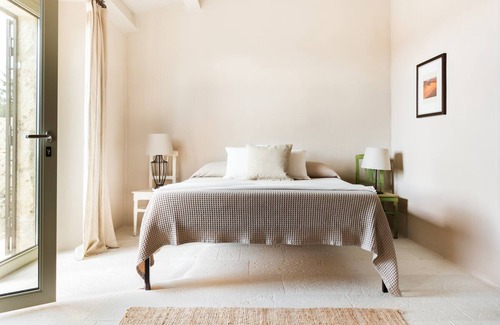 Noto Villa | Artfully Renovated Stone House Overlooking the City of Noto