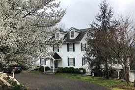 Burnsville House | Burnsville's Mountain View Carriage House