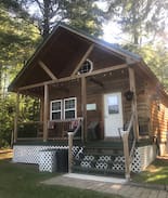 Bingham Cabin | Cozy Cabin Steps from Wyman Lake