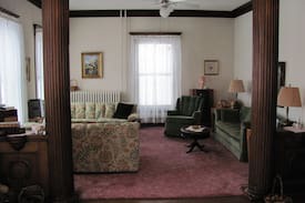 Iowa Falls Bed & Breakfast | River's Bend Bed and Breakfast-Evergreen Room