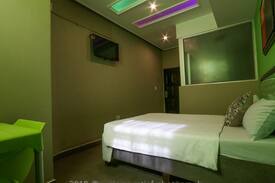 South Beach Hotel | Metro Lodge Beach-Super Deluxe 2 Sleeper-105