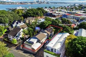 Devonport House | Beauty by the sea - Portico in Devonport Village