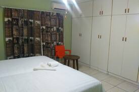 Windhoek House | windhoek, Capricorn Guesthouse room 1