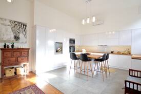 Palace District Apartment | Classic beauty, palace district, with a/c