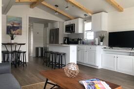 Annapolis Boat Rental | Condo Houseboat