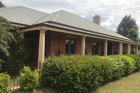 Hartley House | Oakvale in Hartley - Enjoy a country escape!