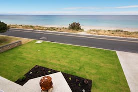 West Busselton House | SUNSET COVE - Beachfront with WIFI