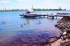 Grand Island House | Niagara River Inn - Home on the Niagara River