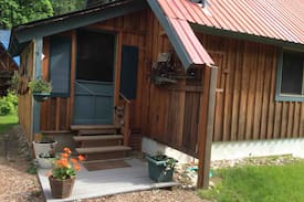Stehekin Cabin | Stehekin Creekside Cabin