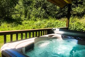 Clearwater Cabin | Wells Gray Hideaway (Hot Tub) - Clearwater B.C