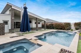 West Wodonga House | THE POOL VILLA with Heated Pool and Spa.