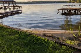 Murchison House | Lakefront getaway