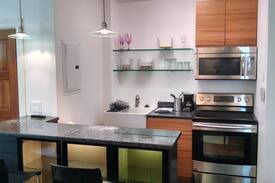Bloomfield Apartment | Pittsburgh Banking Inn/ The Studio #1