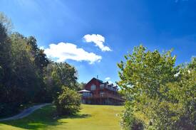 Townsend Bed & Breakfast | The Upper Threshold Suite at the Country Manor Inn