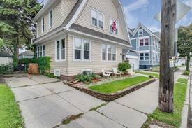 Racine House | "The July House" - killer lake views, walk to town