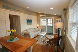Poulsbo House | Downtown Poulsbo Charming Cottage