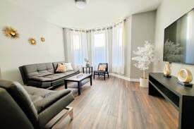 Armour Square Apartment | Oasis 4 #1S - 4 Bedroom Condo - McCormick Place