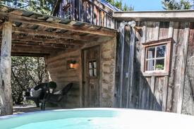 Fredericksburg Cabin | Lost Creek at Johnson Lane Allen Cabin | 1/1 Historic Cabin | Hot Tub